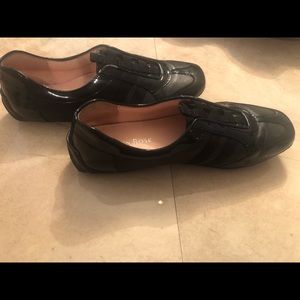 Taryn Rose black leather sneaker/driving shoe